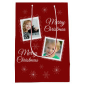 Aangepaste 2 Foto's Kerstontwerp op Rood Medium Cadeauzakje (Achterkant)