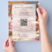 Aangepaste Bakery Foto Social Media QR Code Flyer (Hand)