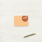 Aangepaste basketbal klaar om te personaliseren post-it® notes (Op bureau)