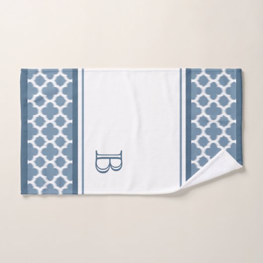 Aangepaste Bermuda Gray Blue White Ikat Quatrefoil Bad Handdoek (Handdoek)
