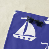 Aangepaste blauwe nautisch met aangepaste naam strandlaken (In situ)