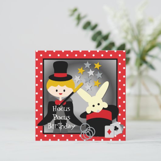 Aangepaste blond Boy Hocus Pocus Birthday Invites Kaart (Staand voorkant)