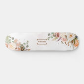 Aangepaste bloom Rustic Floral Monogram Naam Skateboard (Horizontaal)