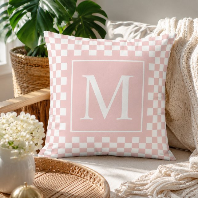 Aangepaste Blush Roze Geruite Monogram Kussen (Creator heeft geüpload)