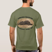 Aangepaste brochure van het Chocolate Lab op een b T-shirt (Achterkant)