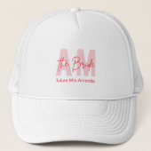 aangepaste bruid | Roze Monogram Toekomstige Mevro Trucker Pet (Voorkant)