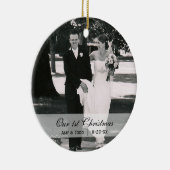 Aangepaste bruiloft | Eerste kerstfotoversiering Keramisch Ornament (Rechts)