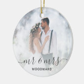 Aangepaste bruiloft Foto Mr en Mrs Gray Script Keramisch Ornament (Links)