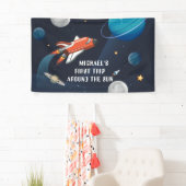 Aangepaste buitenruimte eerste verjaardag in melkw spandoek (Insitu)