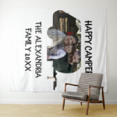Aangepaste caravan familiefotogelukkige campers wandkleed (In Situ (horizontaal))