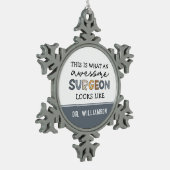 Aangepaste chirurg Geweldige chirurgische schenkin Tin Sneeuwvlok Ornament (Links)