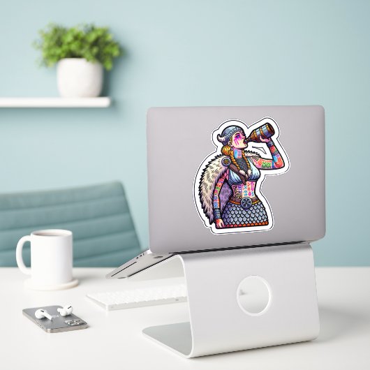 Aangepaste-Cut Vinyl Sticker: Warrior Woman Sticker (Laptop op bureau)