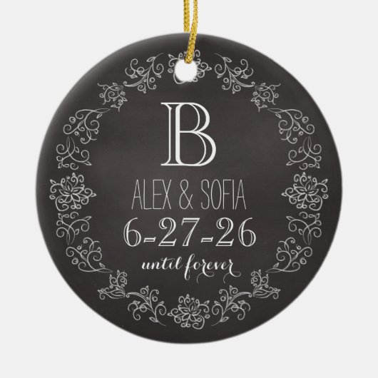 Aangepaste datum van het Monogram van het Chalkboa Keramisch Ornament (Voorkant)