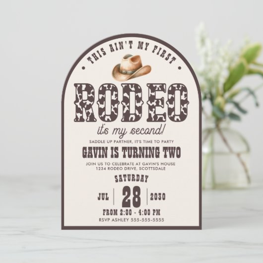 Aangepaste eerste Rodeo Arched Boys 2e verjaardags Kaart (Staand voorkant)