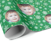 Aangepaste foto Aangepaste Logo Snowflake Groene F Cadeaupapier (Rol Hoek)
