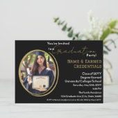Aangepaste Foto Afstuderen Zwart, Wit & Goud Party Aankondiging (Staand voorkant)