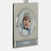 Aangepaste foto met naam verzilverd banner ornament (Rechts)