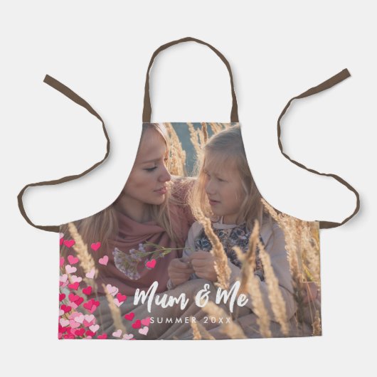 Aangepaste foto Modern Writing Scattered Pink Hear Schort (Voorkant)