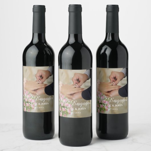 Aangepaste foto We zijn verloofd Trouwfeestcadeaus Wijn Etiket (Flessen)