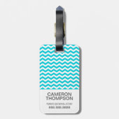 Aangepaste foto White en Aqua Zig Zag Pattern Bagagelabel (Achterkant verticaal)