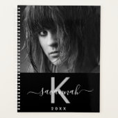 Aangepaste foto zwart wit monogram 2025 planner (Voorkant)