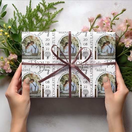 Aangepaste fotonaam en datum stijlvolle Floral Wed Cadeaupapier