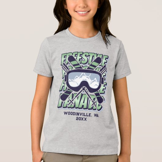 Aangepaste freestyle skiën locatie Datum Naam Tri-Blend Shirt (Voorkant)