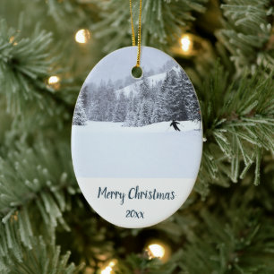 Aangepaste gedateerde sneeuw skiën skiër winterspo keramisch ornament