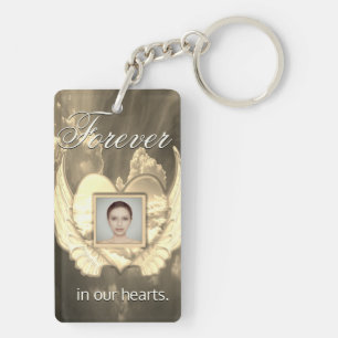 Aangepaste gedenkteken Engel Wings Heart toevoegen Sleutelhanger
