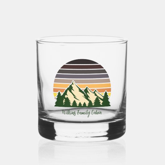 Aangepaste Green Forest Mountain Cabin Whisky Glas (Voorkant)