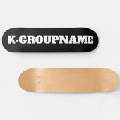 AANGEPASTE GROEPSNAAM KPOP (MINIMALIST) SKATEBOARD (Horizontaal)