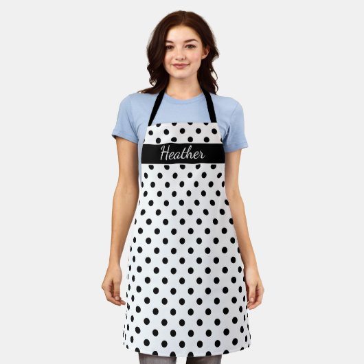 Aangepaste grote zwarte en witte polkadots keuken schort (Gedragen)