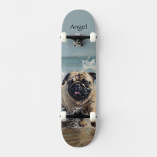 Aangepaste Happy Pug op het strand Skateboard