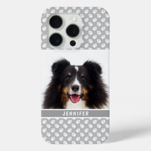 Aangepaste huisdierfoto met witte poten op grijs e iPhone 15 pro case