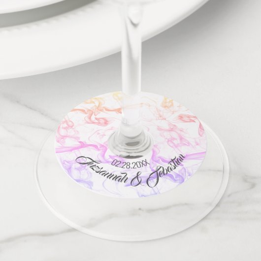 Aangepaste huwelijksnaam datum Kleurrijke nevelige Wijnglaslabel (Dichtbij)