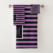 Aangepaste Initiaal Lavendel en Zwart Gestreept Bad Handdoek (Insitu)