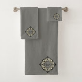 Aangepaste Initialen Elegant Manly Grey Chic Art D Bad Handdoek (Insitu)
