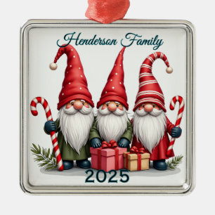 Aangepaste kabouterfamilie van drie metalen ornament
