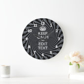Aangepaste Keep Calm Get Jouw tekst Black Swirl Grote Klok (Huis)