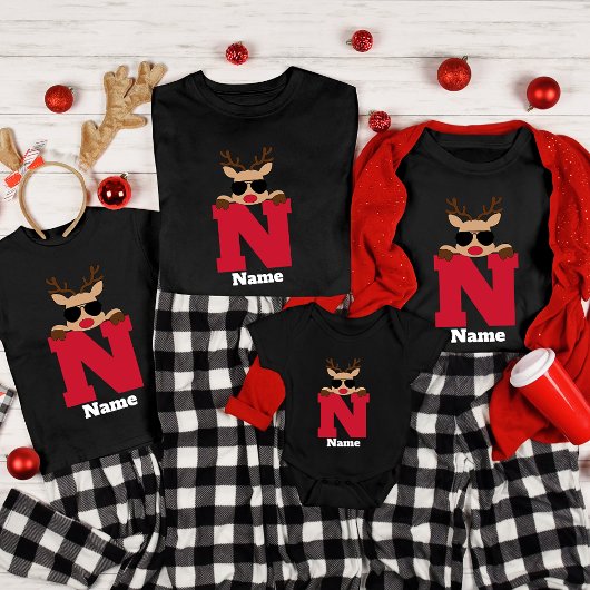 Aangepaste Kerstmis Monogram met naam Cool Pyjama T-shirt