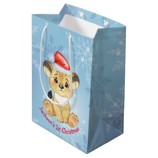 Aangepaste leeuw, eerste Kerstmis, Baby Blue Medium Cadeauzakje (Achterkant Gekanteld)