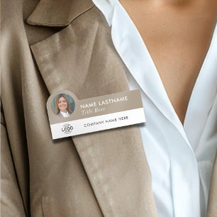 Aangepaste Logo Foto Titel Beige Tan White Medewer Naamplaatje