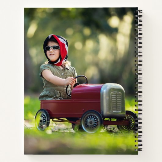 Aangepaste Meisje in  Pedaal Auto Spiraal Notitieb Notitieboek (Achterkant)