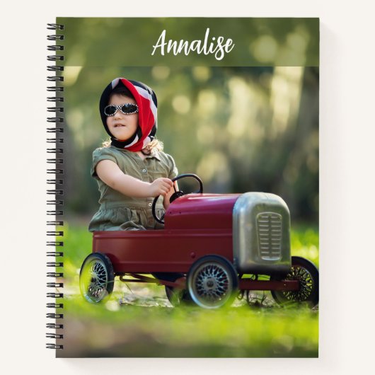 Aangepaste Meisje in  Pedaal Auto Spiraal Notitieb Notitieboek (Voorkant)