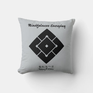 Aangepaste minimalistische Japanse familie Crest Kussen