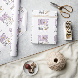 Aangepaste Moderne Lila Eén Dwaas Gans Eerste Verj Cadeaupapier