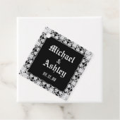 Aangepaste moderne zwarte en witte kant monogram bedankjes labels (In situ)