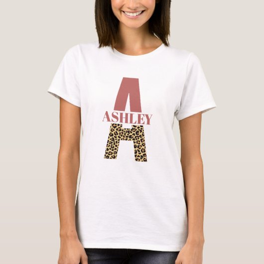 Aangepaste monogram A roze luipaard T-shirt (Voorkant)