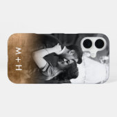 Aangepaste Monogram Gold Ombre Foto iPhone 16 Hoesje (Achterkant horizontaal)