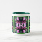 Aangepaste monogram initiële naam Roze bloemkunst Mok (Midden)